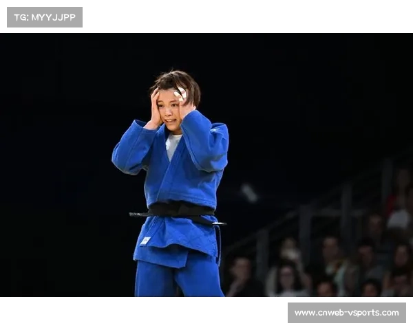 日本选手阿部诗赛后痛哭，教练现场安慰感人一幕